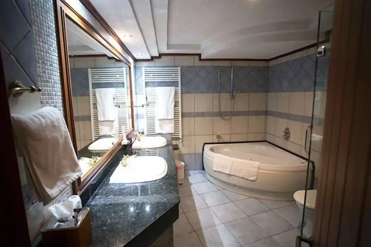Double Suite