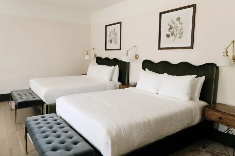 Deluxe Quadruple room