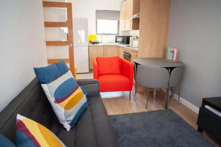 2 Bedrooms Double Apartment with city view