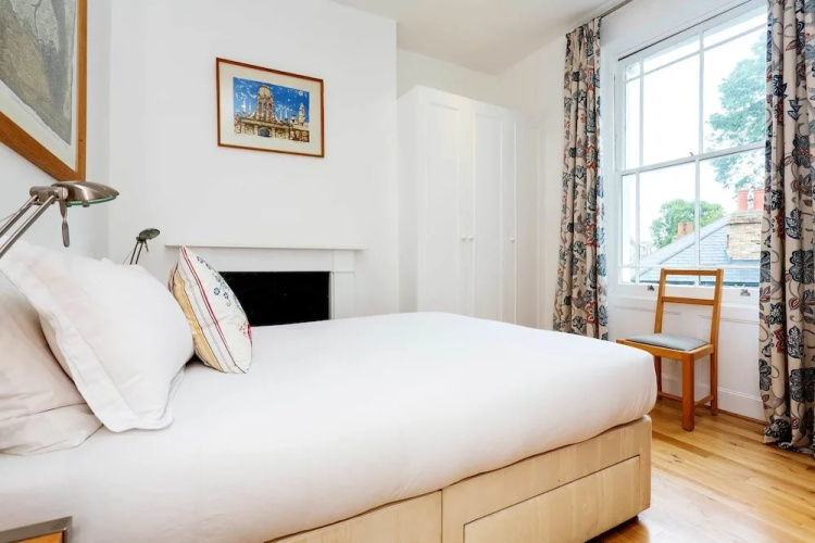 Clarendon Apartment