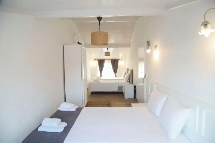 Deluxe Quadruple room