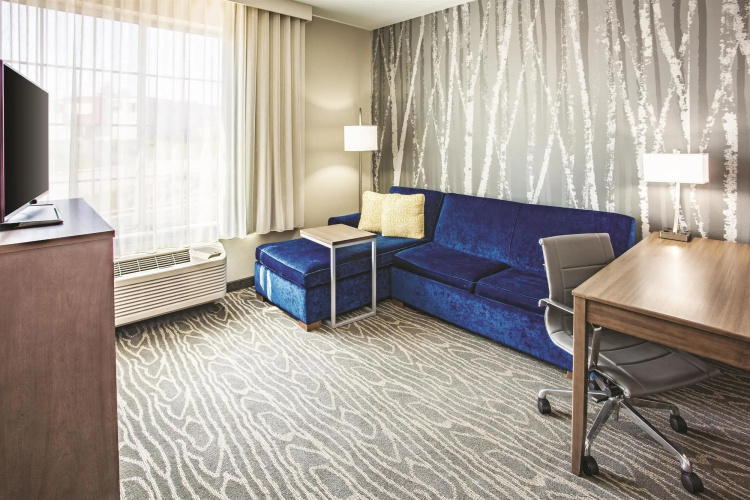 La Quinta Inn And Suites Duluth