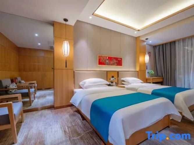Deluxe Family Suite