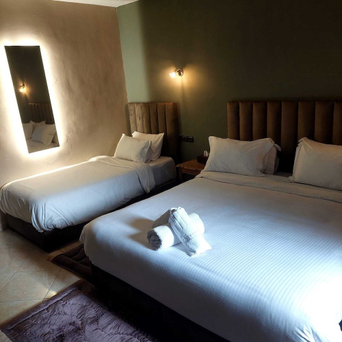 Lyron Hostel