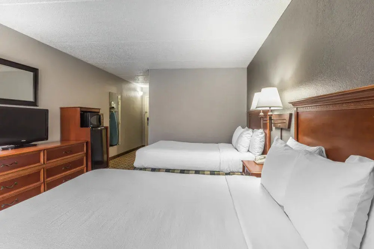 Clarion Inn