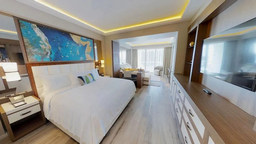 Beachfront Condo in Central Beach