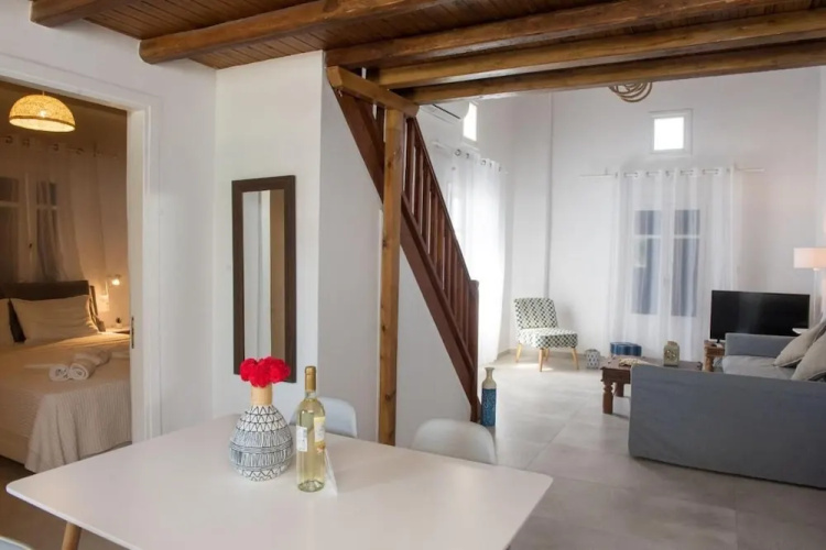 Glamorous 2BR Villa in Ornos w Sea View