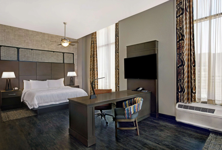 Hampton Inn & Suites Austin @ The University / Capitol