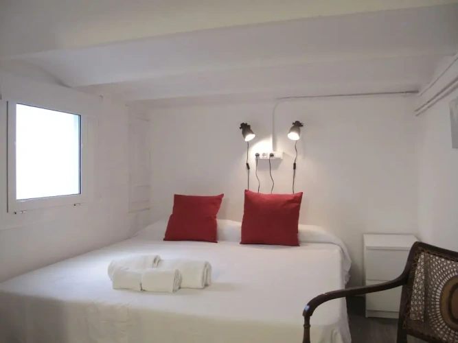 6 Bedrooms Bed in Dorm with balcony