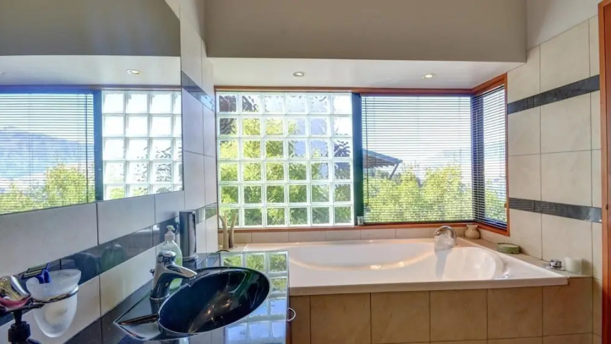 Aries Lake View VillaOver view