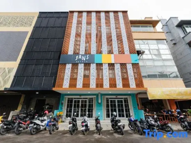 Sans Hotel Cengkareng