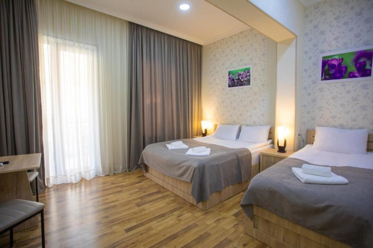 Standard Triple room with balcony