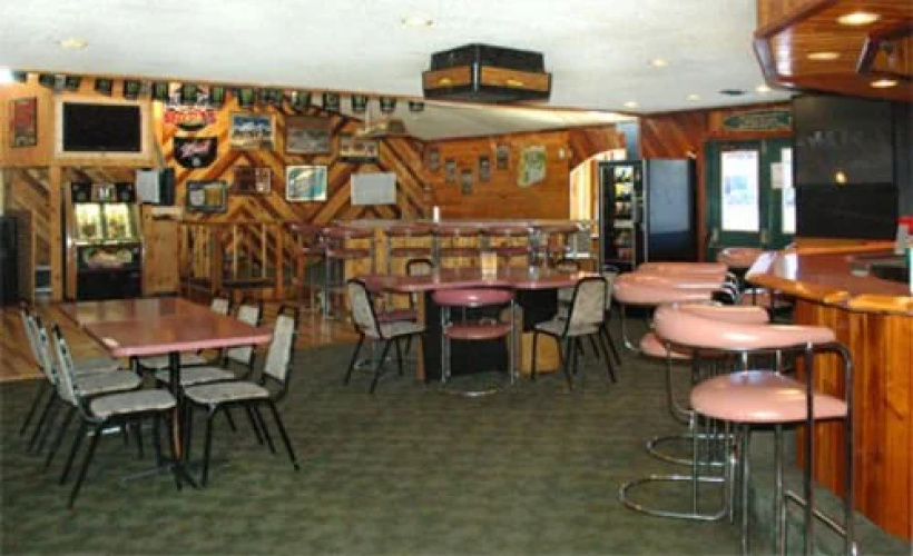 Zellar's Village Inn