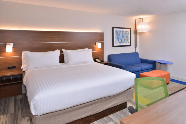 Holiday Inn Express & Suites Indianapolis Dtn-Conv Ctr Area by IHG