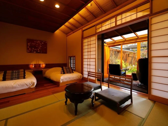 Standard Twin room with mountain view