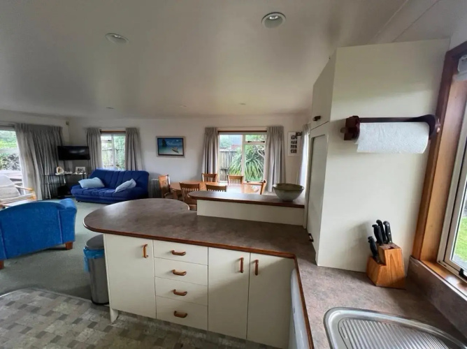 Baskervilla - Whangamata Holiday Home