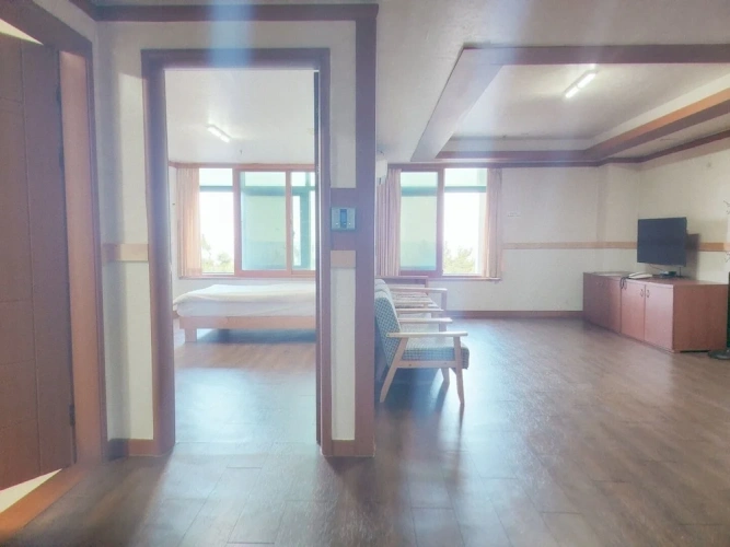 Standard Family room with mountain view
