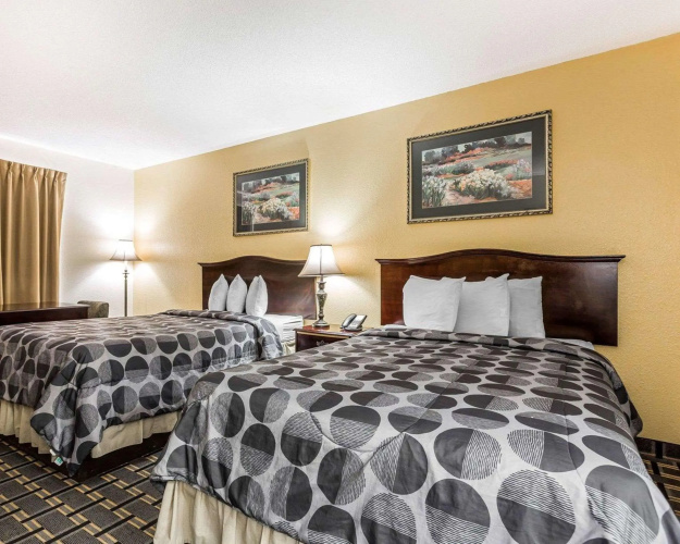 Econo Lodge Coliseum