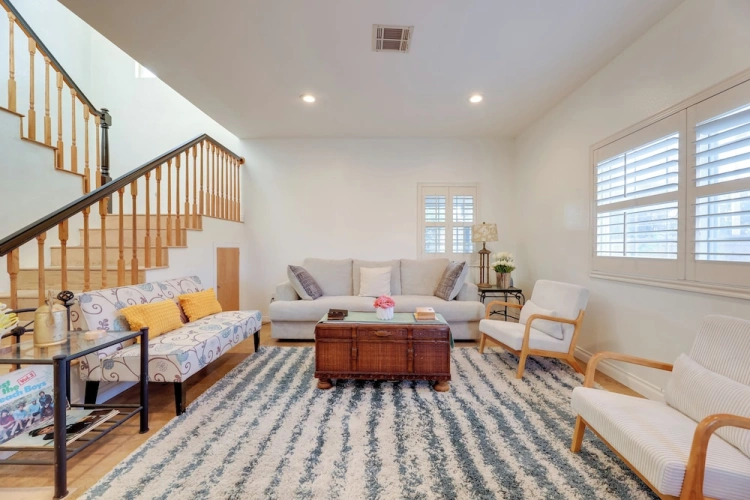 4 Bedrooms Cottage