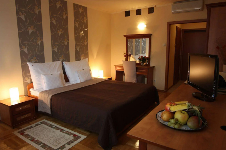 Dóm Hotel