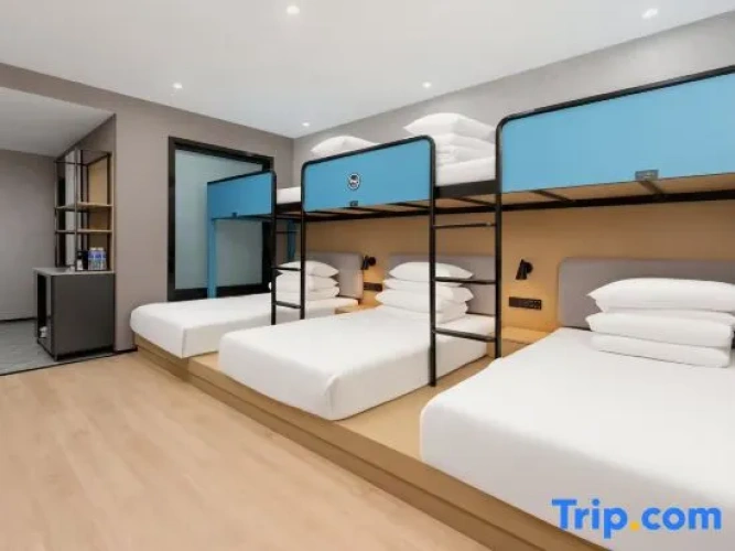 Standard Quintuple room