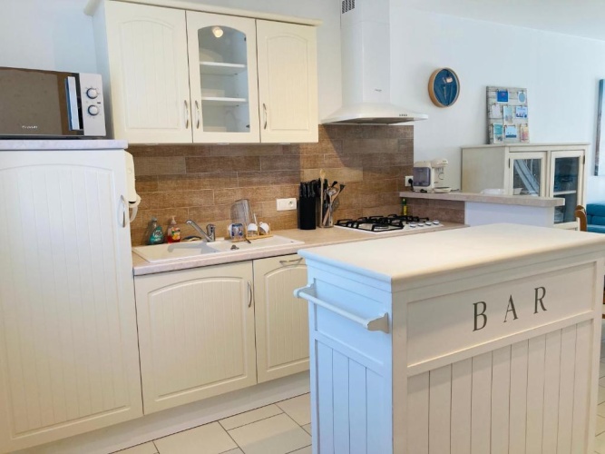 2 Bedrooms Cottage