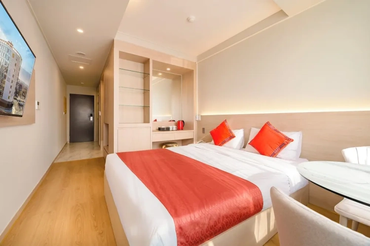 1 Bedroom Deluxe Double room with city view