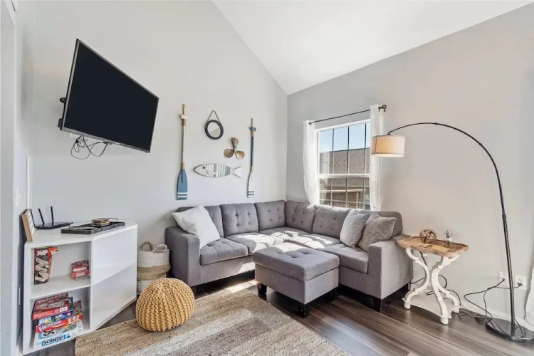 The Lazy Loft Stay for 4!