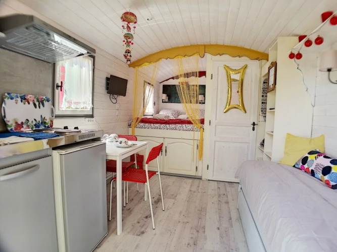 MAS MAURANE-Roulotte avec SPA privé