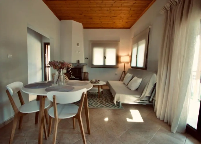 2 Bedrooms Cottage