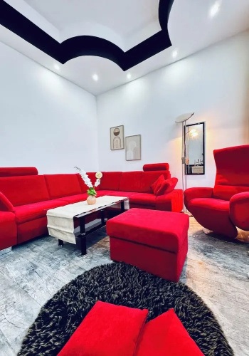 Budget 1BR Apt with Living Room AKH