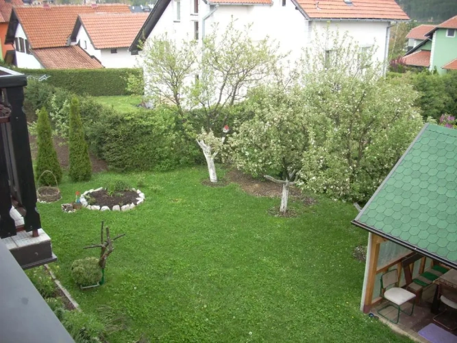 Apartment with garden view