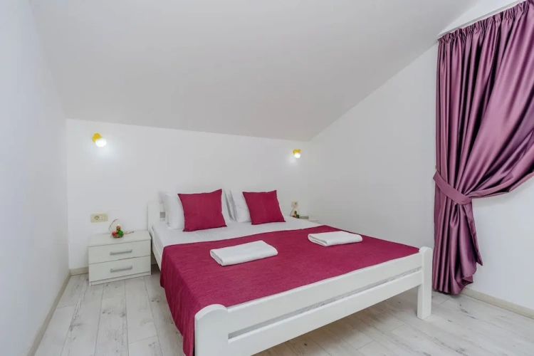 Deluxe Apartment with balcony and with sea view