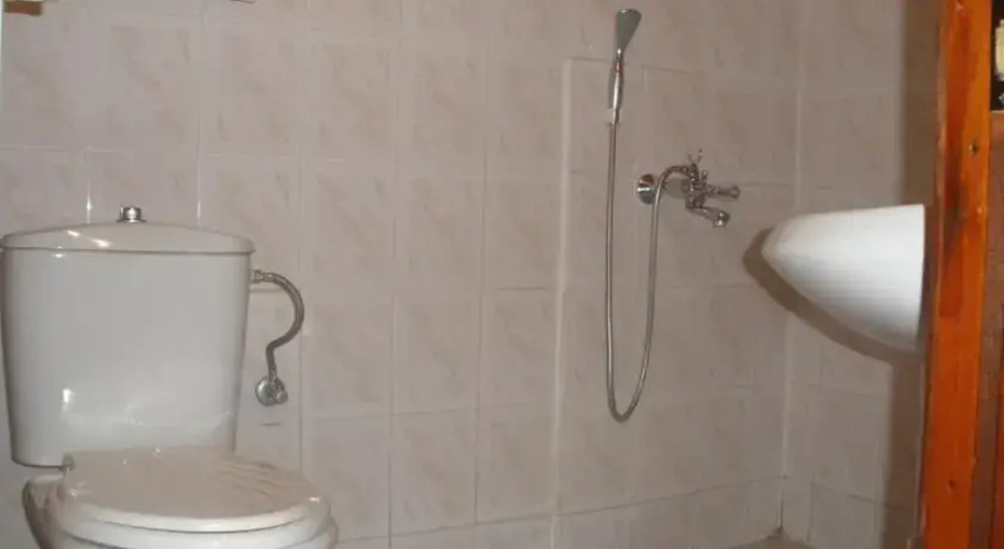 Hotel Los Dos Gallos - Dvata Petela