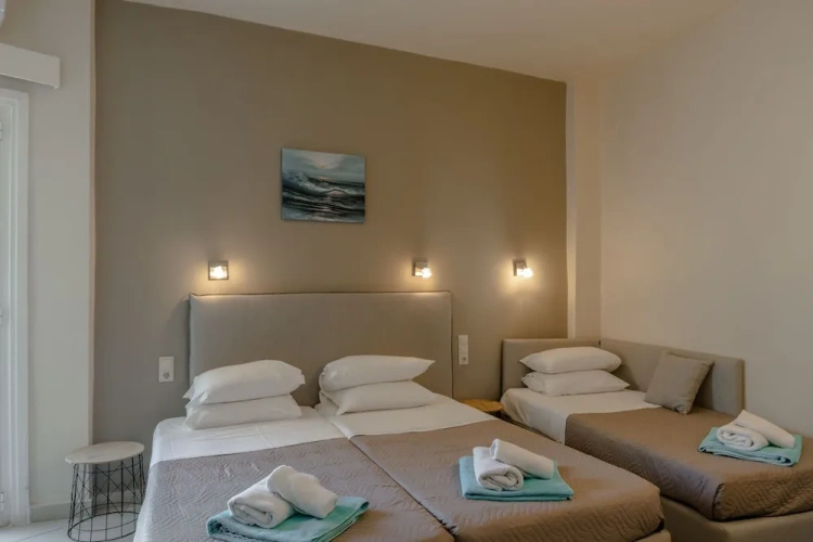 Standard Triple room with balcony and with inland view