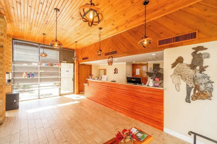 River Valley Motor Inn