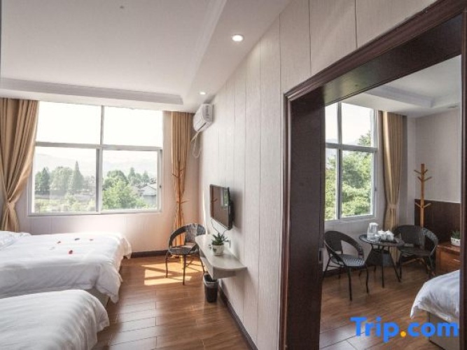 Quadruple Suite with view