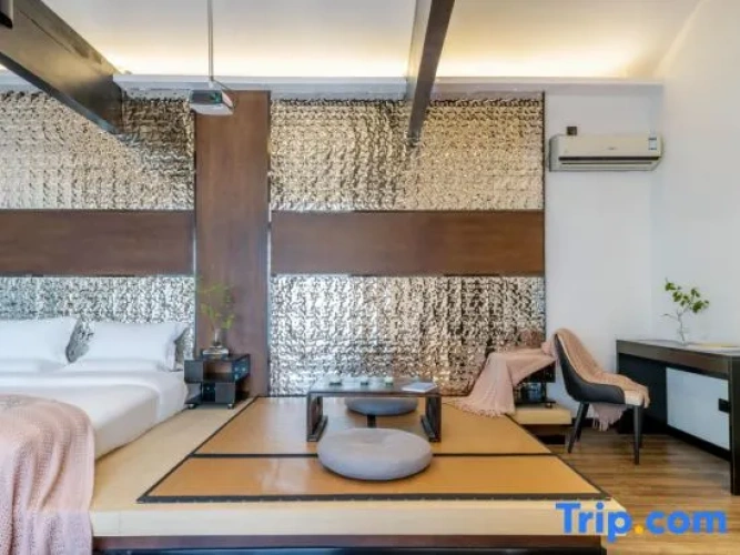 Deluxe Twin room with balcony