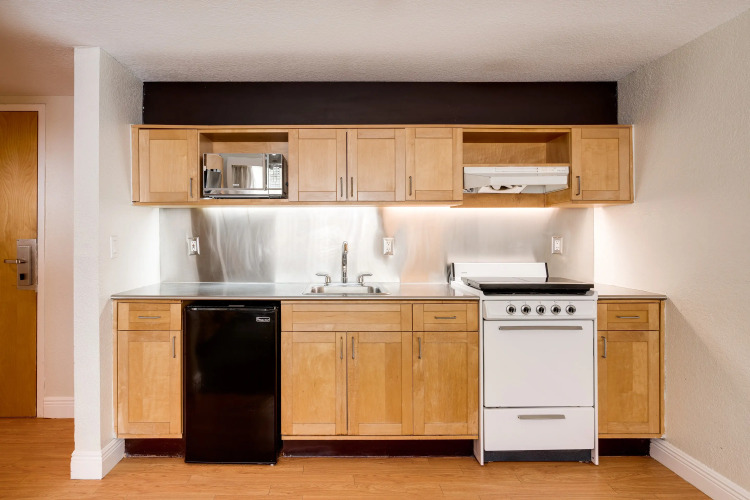 Crest Hotel Suites