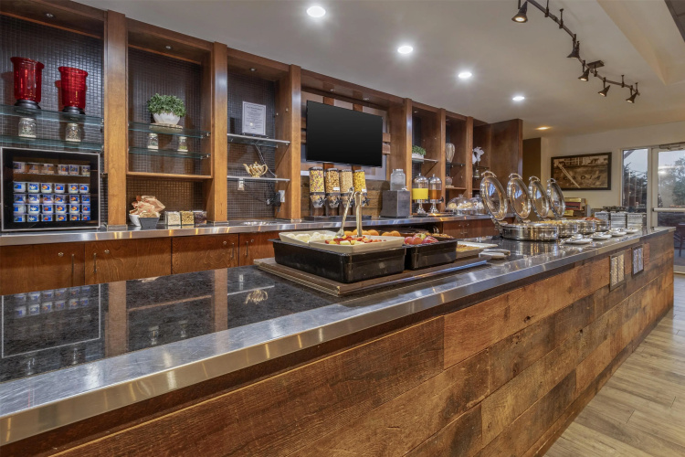 Best Western Plus Chocolate Lake Hotel photo 37