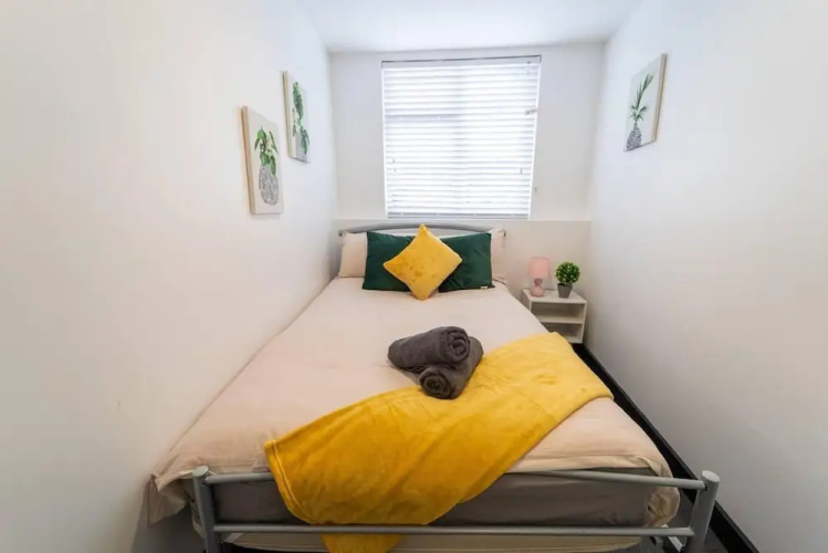 Large Studio Available on First Floor!