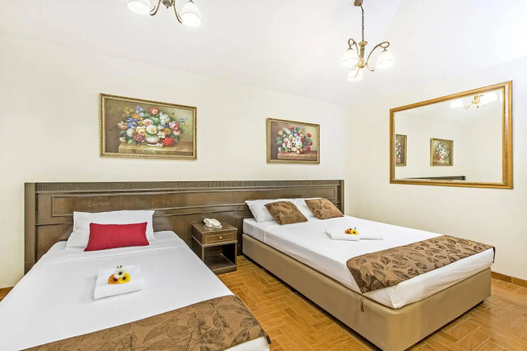 Hotel 81 Chinatown