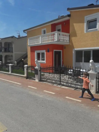 Radmani Apartments