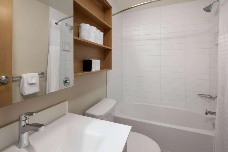 Microtel Inn & Suites By Wyndham Val-D'or photo 10