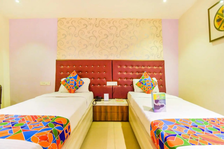 FabHotel Pentagon Next