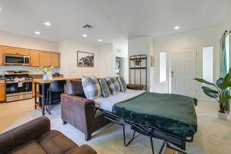 2 Bedrooms Cottage