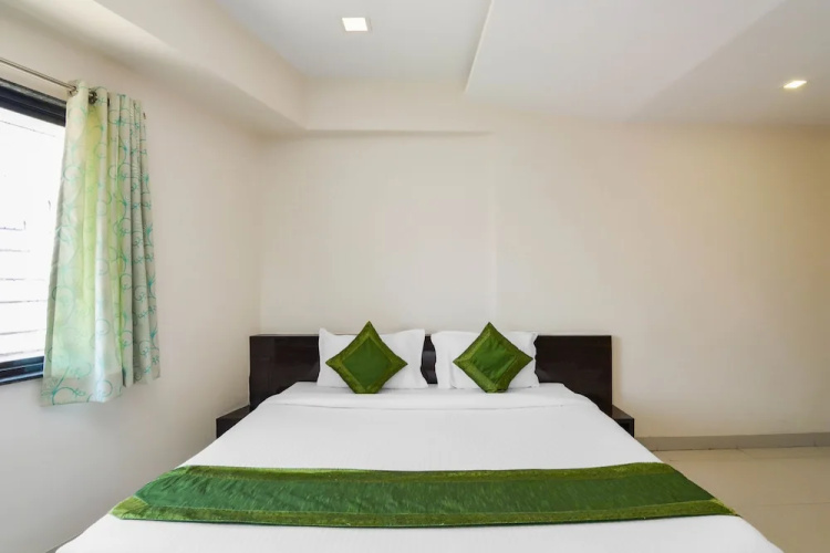 Treebo Trip Mahalaxmi Executive