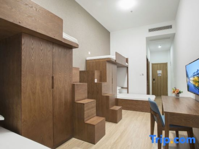 Deluxe Quadruple room