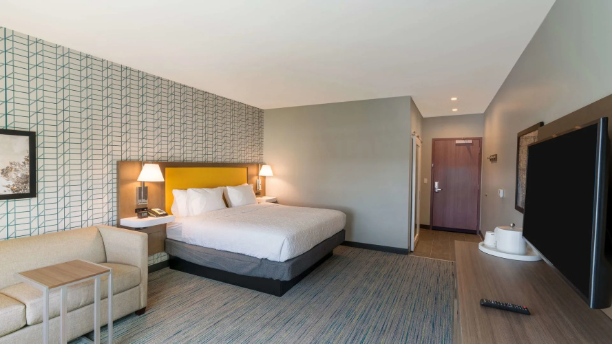 Hampton Inn Riverside Downtown