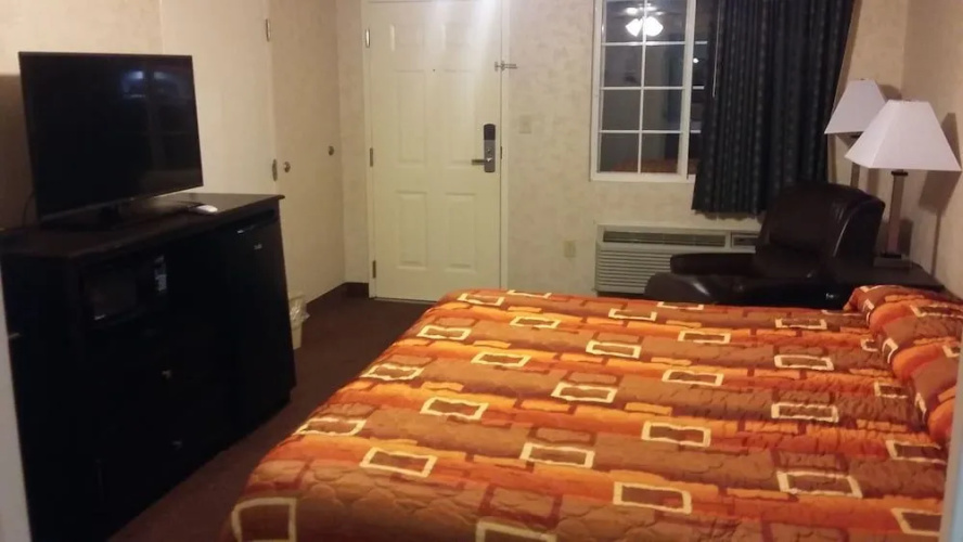 Deerfield Inn & Suites